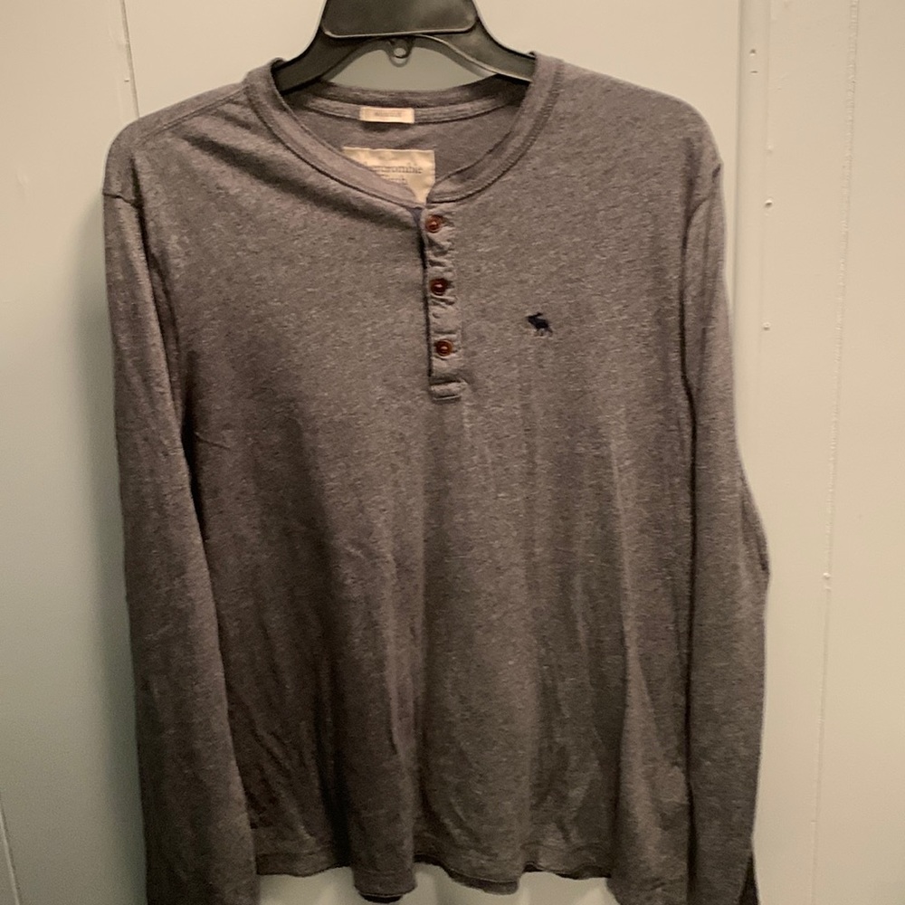 Abercrombie and Fitch long sleeve tee shirt size medium